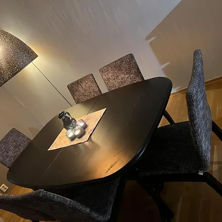 Spacious 3 Bed Terraced House Close To World Cup *