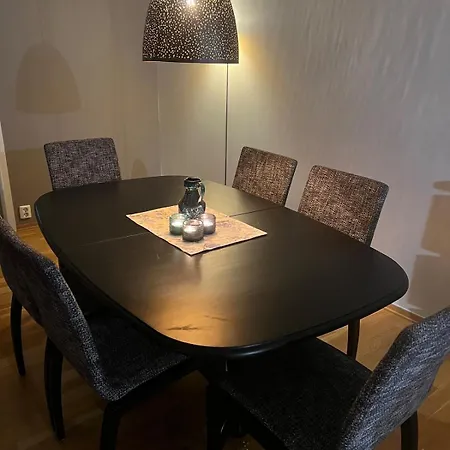 Spacious 3 Bed Terraced House Vakantiehuis